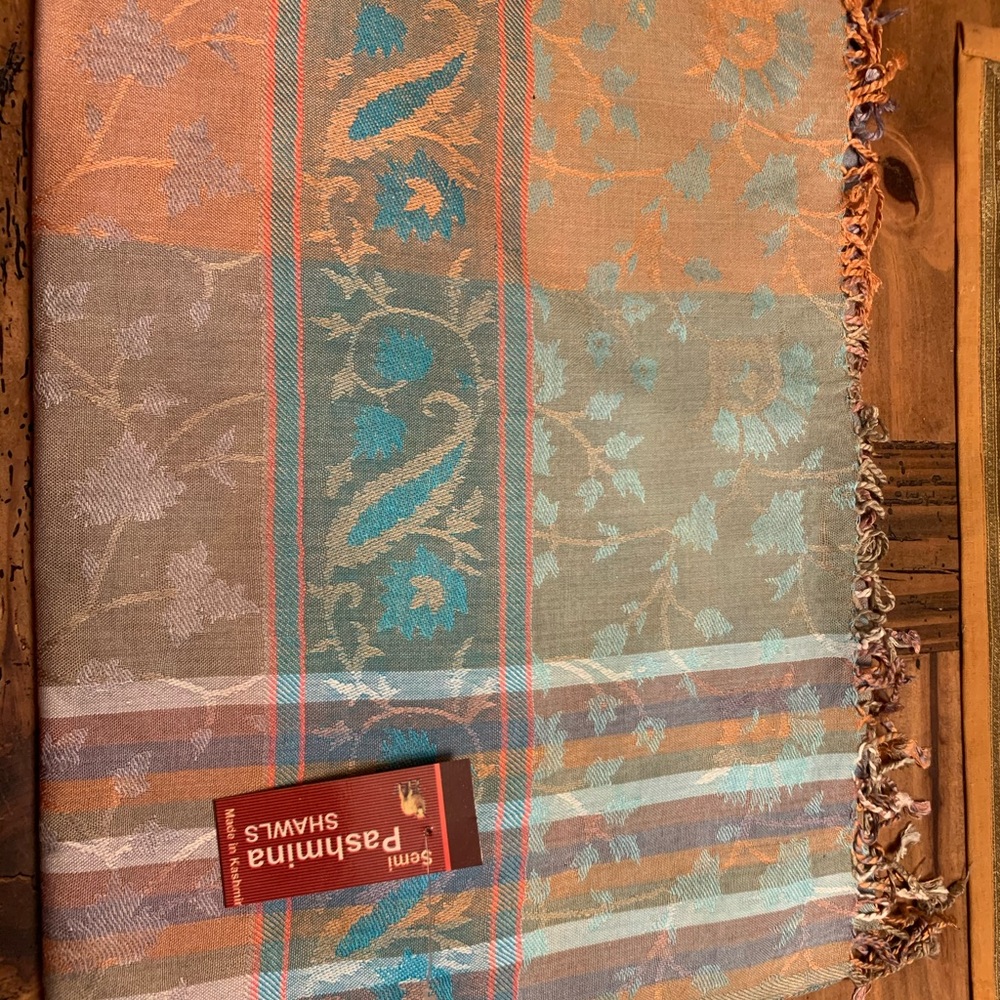 Scarf - Picture 3 of 8